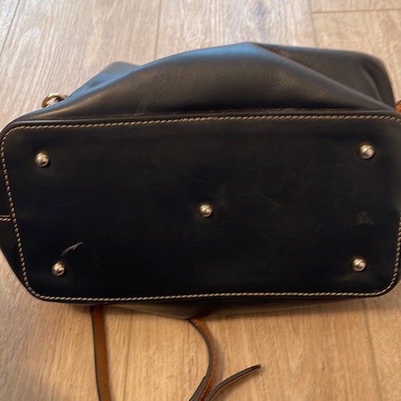 Dooney & Burke black leather purse - Picture 10 of 13